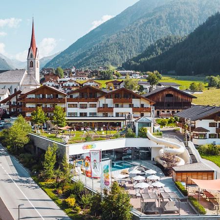 Familienhotel Huber Valles Kültér fotó