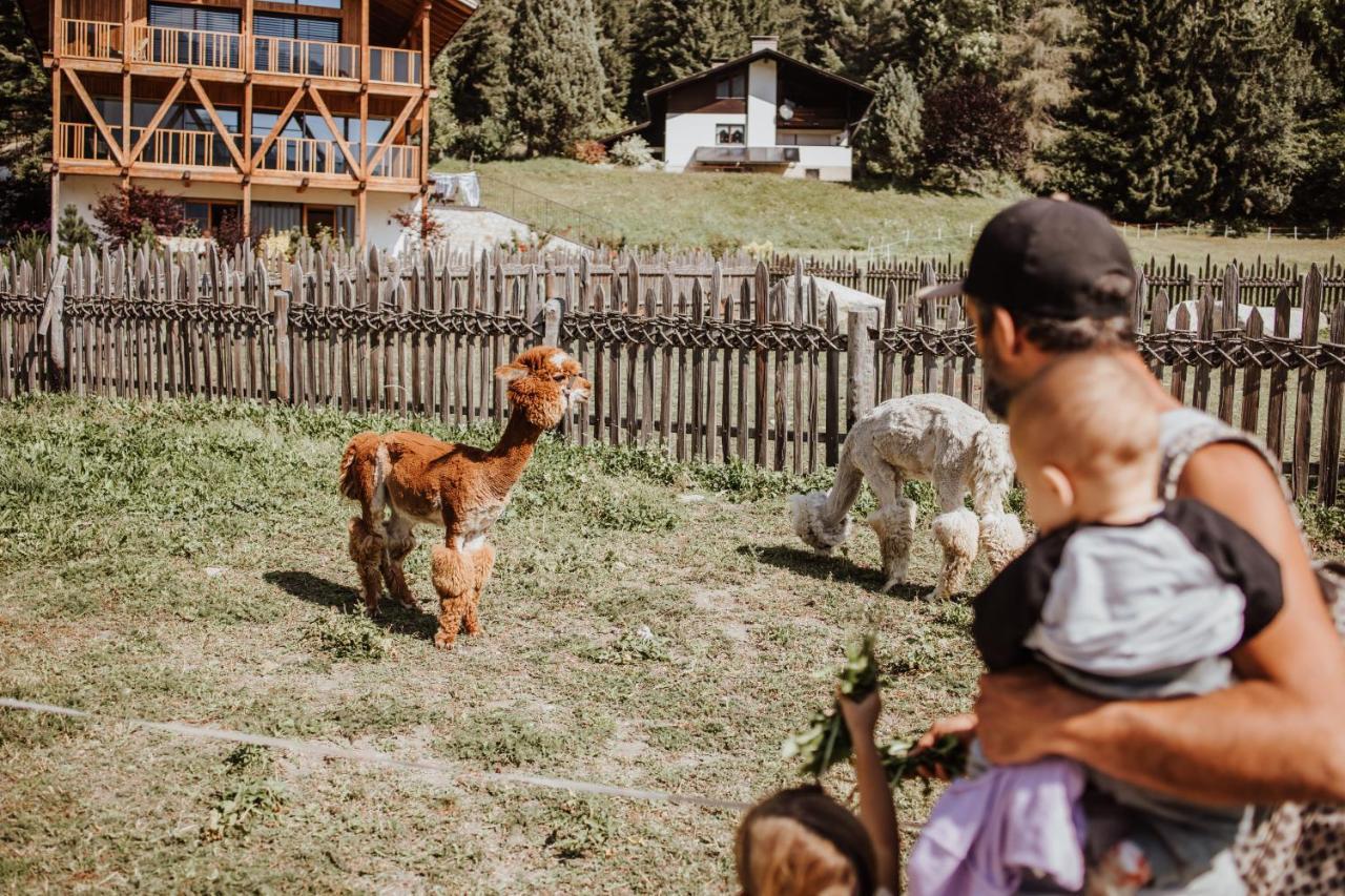 Familienhotel Huber Valles Kültér fotó