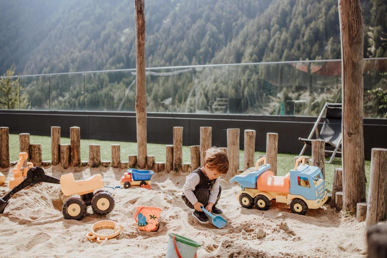 Familienhotel Huber Valles Kültér fotó