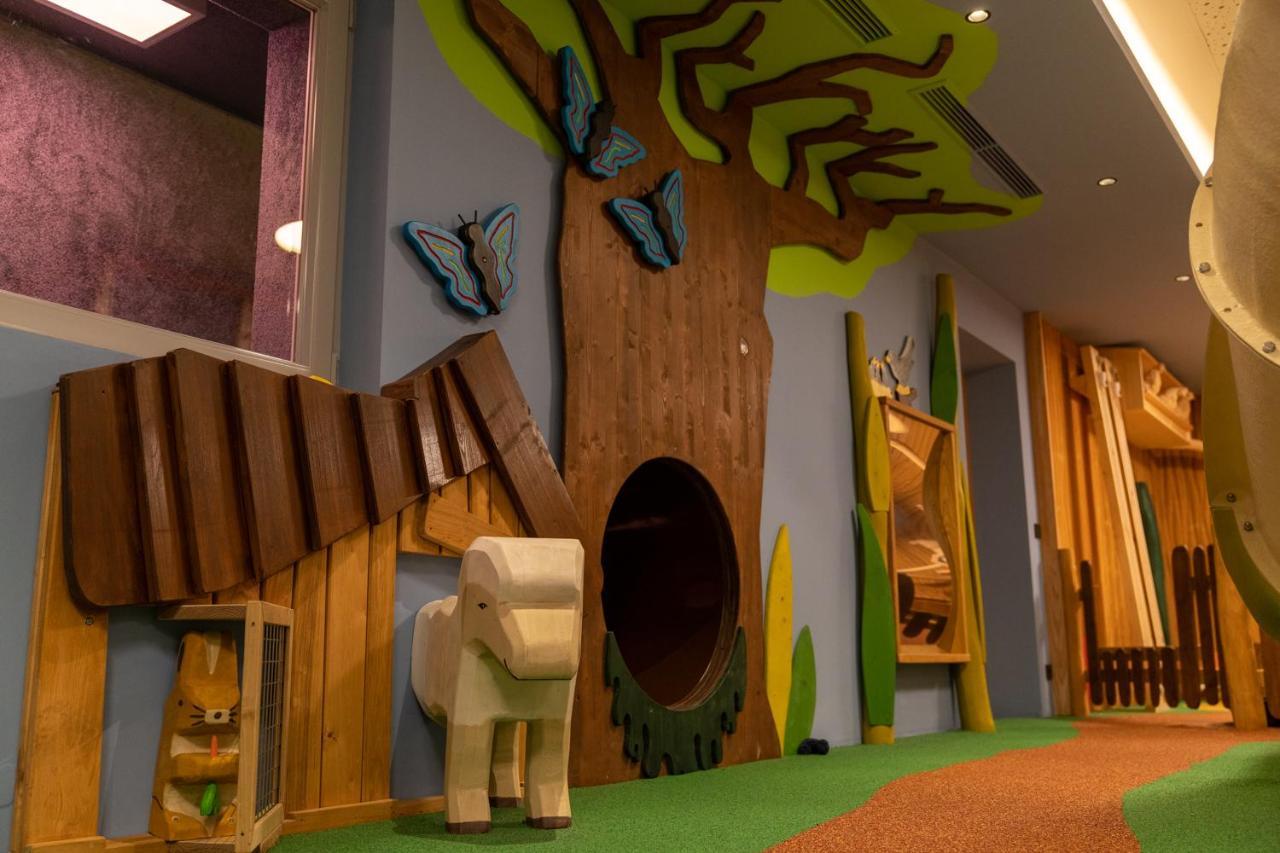 Familienhotel Huber Valles Kültér fotó