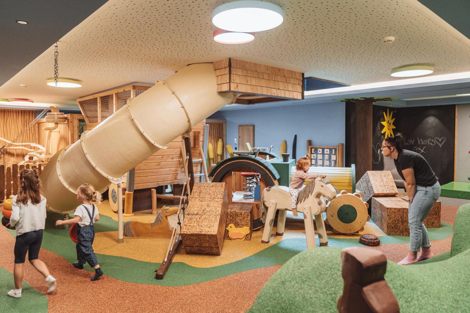 Familienhotel Huber Valles Kültér fotó