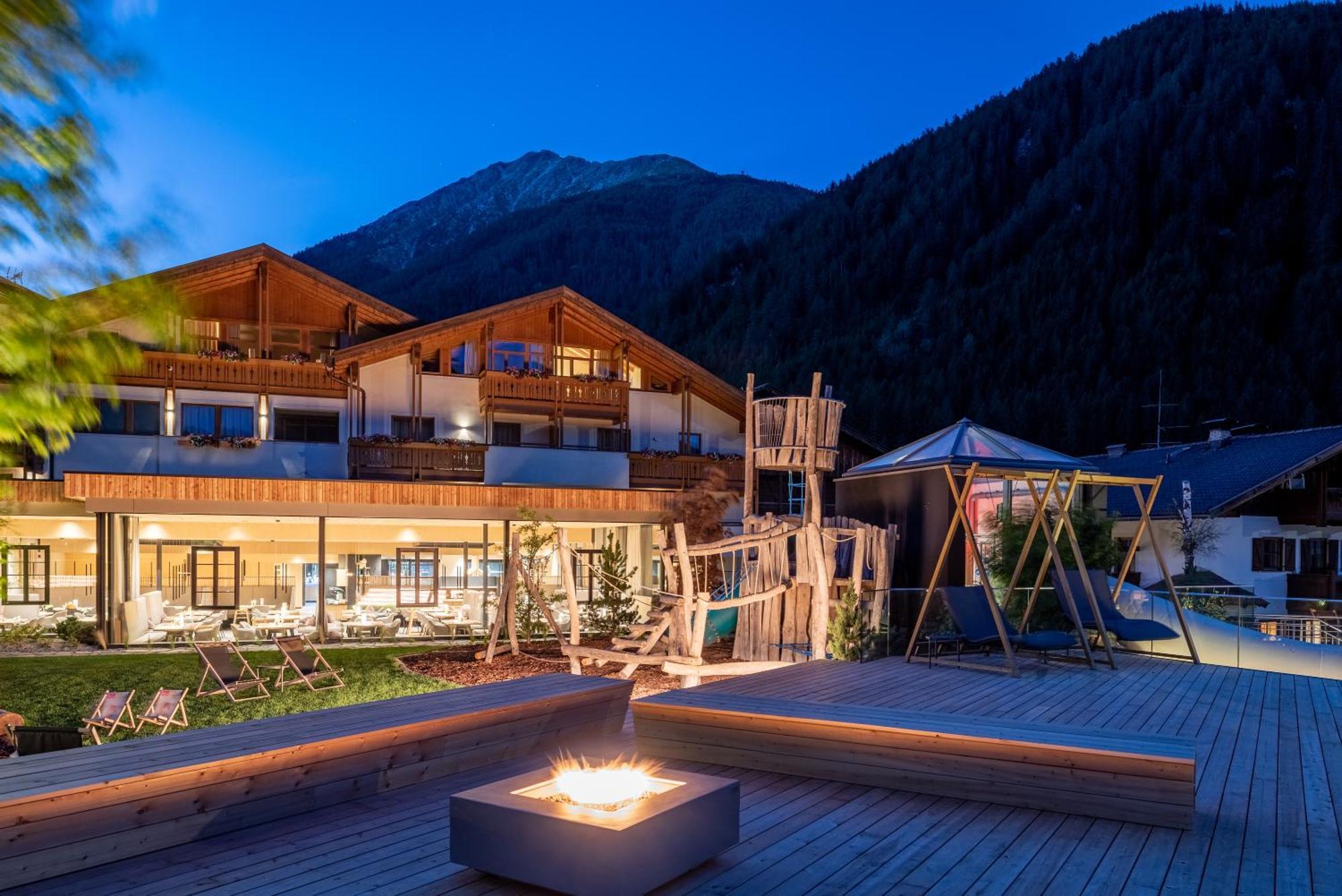 Familienhotel Huber Valles Kültér fotó