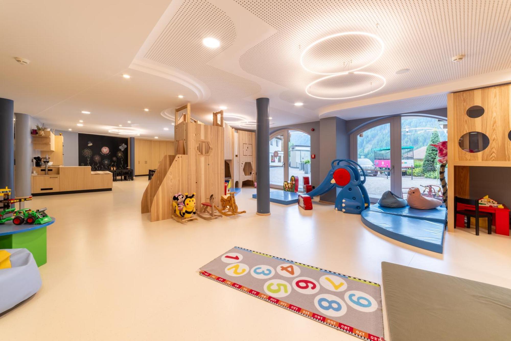 Familienhotel Huber Valles Kültér fotó